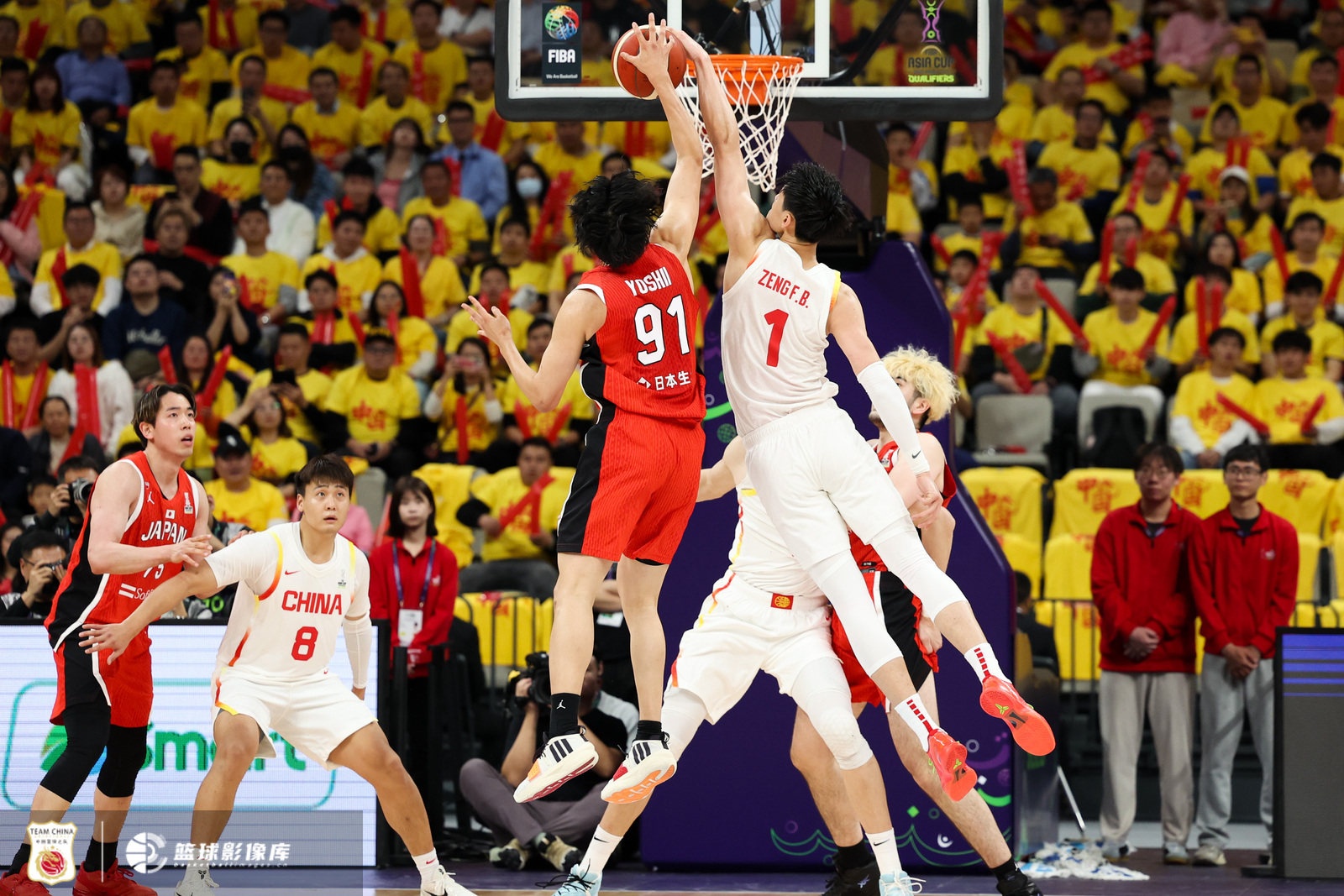中國男籃內(nèi)外開花 曾凡博攻防一體在線 中國大勝日本42分！
